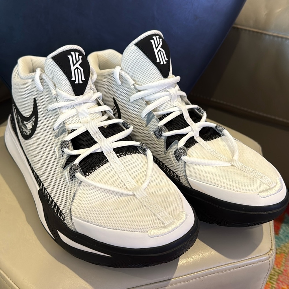 Nike Kyrie Flytrap VI NWOT, 🏀